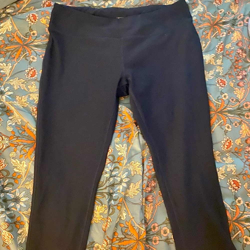 Navy Capri Workout Pants—SZ XL